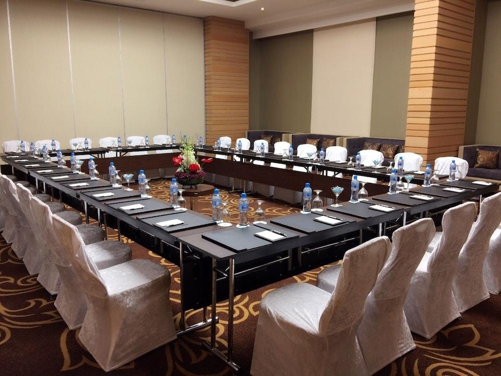 Ramee Rose Hotel Manama Exterior photo